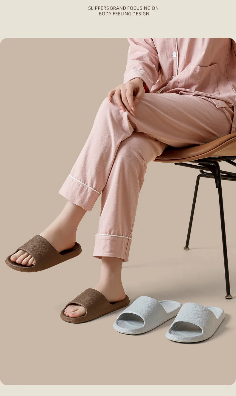 Zapatillas planas ligeras de EVA para mujer, zapatos de baño para el hogar, masaje cómodo, toboganes de interior, zapatos de ducha, moda de verano