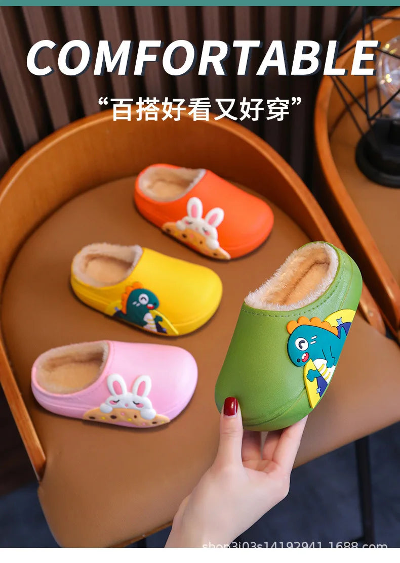 Nuevas zapatillas de algodón con dibujos animados para niños, zapatos informales cálidos e impermeables para niños y niñas, zapatos de casa de felpa antideslizantes para niños, zapatos informales