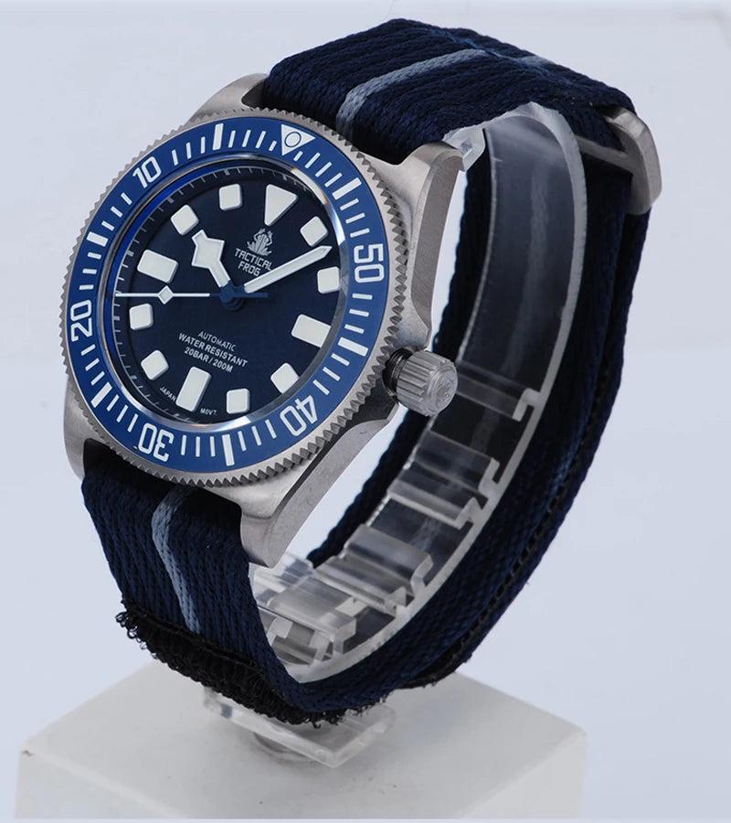 Reloj de buceo táctico Frog FXD V4 de titanio resistente al agua hasta 200M para hombre, movimiento NH35 de 42mm, BGW-9 de zafiro mecánico automático luminoso