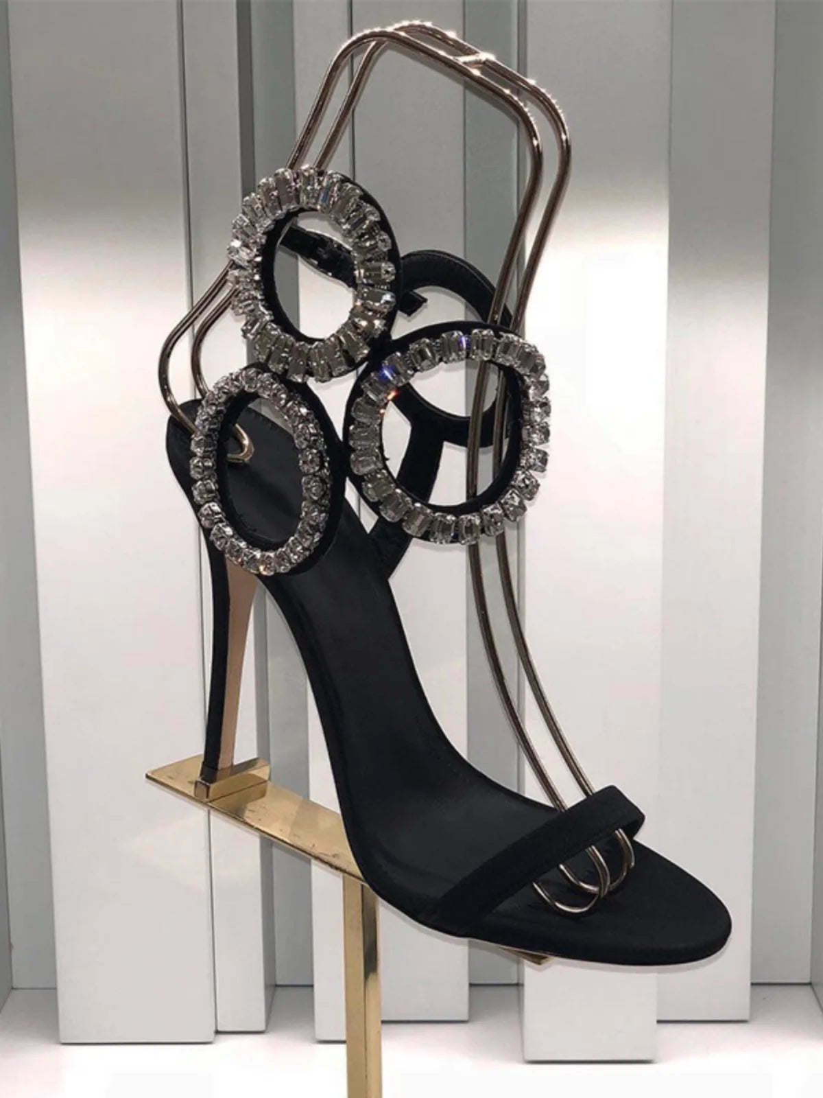 Circle Heels 2024 Nuevo vestido Zapatos de boda con sandalias romanas de tacón abierto con diamantes de imitación