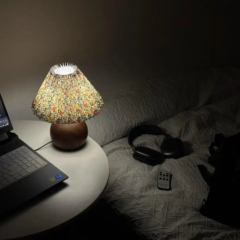 Lámpara LED para mesita de noche, bonitas y pequeñas lámparas plisadas para mesita de noche, luz ambiental Circular de nogal, decoración de dormitorio USB, luz nocturna