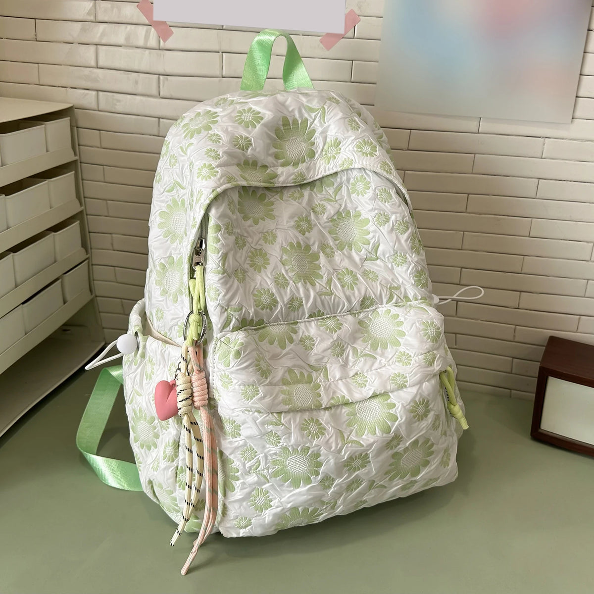 Mochila de nailon con flores para mujer, mochilas escolares ligeras con colgante, mochilas para ordenador portátil, mochila para libros para secundaria y preparatoria
