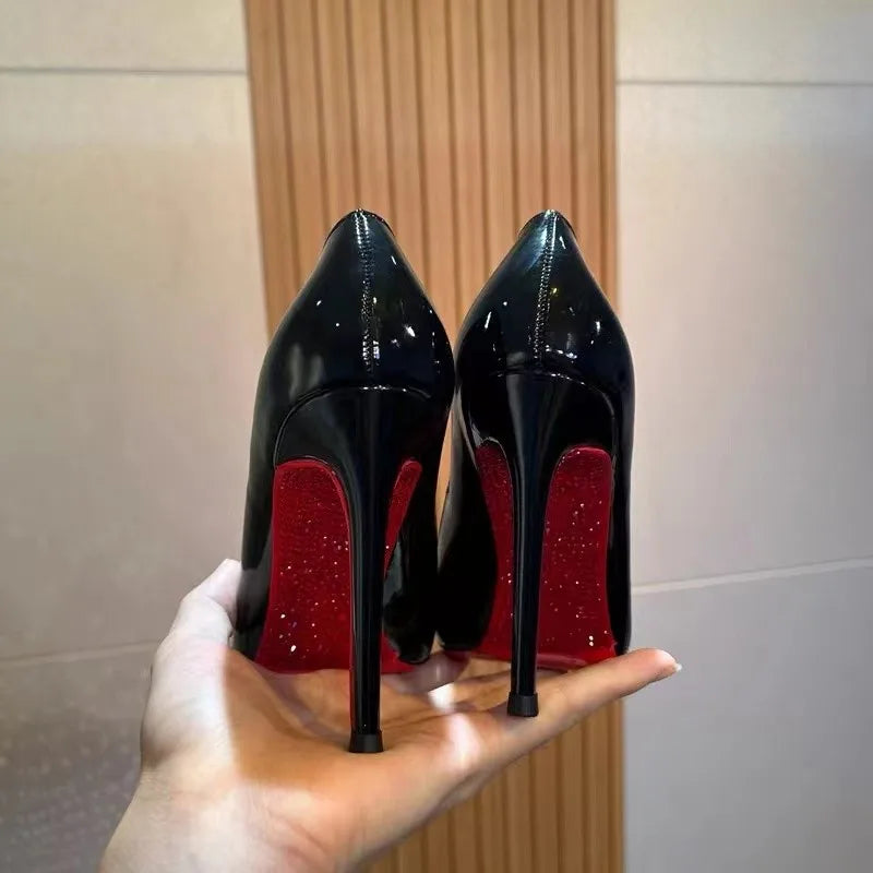 Zapatos de tacón alto con diamantes de imitación para mujer, tacones delgados, nuevos, impresionantes y sexys, zapatos de boda negros de charol con punta, zapatos de tacón alto.
