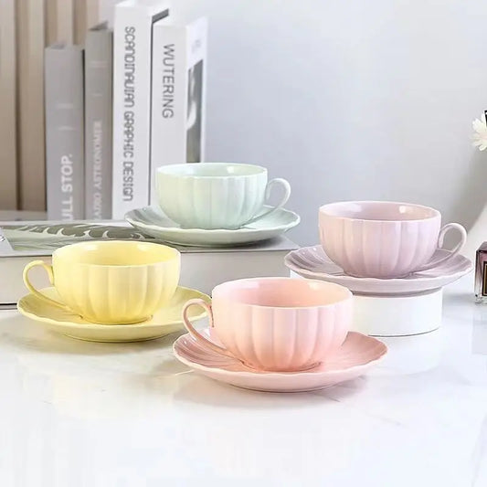 Taza de café de calabaza creativa para colgar en la oreja, nuevo juego de Taza y plato de cerámica, diseño pequeño Sense Home Fairy Taza y plato