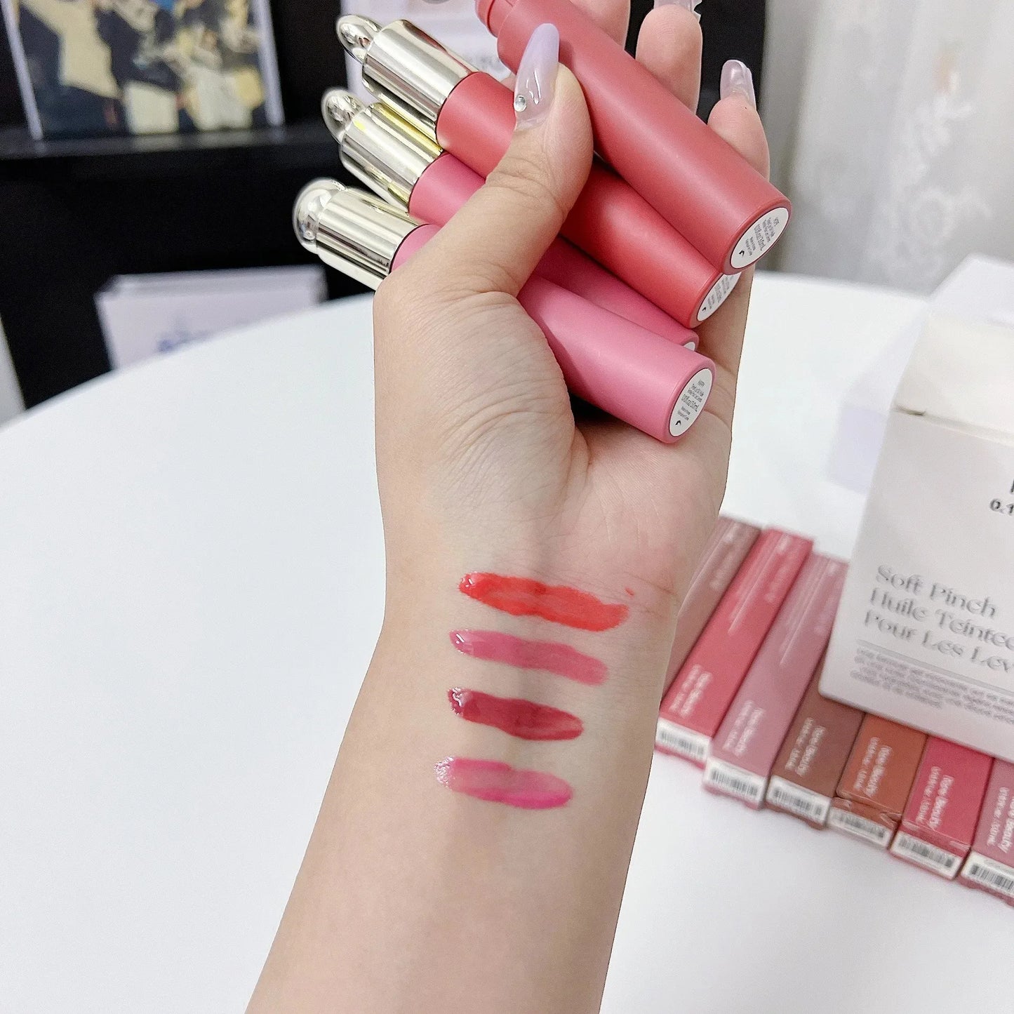 Brillo Labial Rare Beauty, Ilumina la Piel, Es Sedoso y Hermoso, Realza los Contornos, Maquillaje para Chicas y Mujeres, con Caja