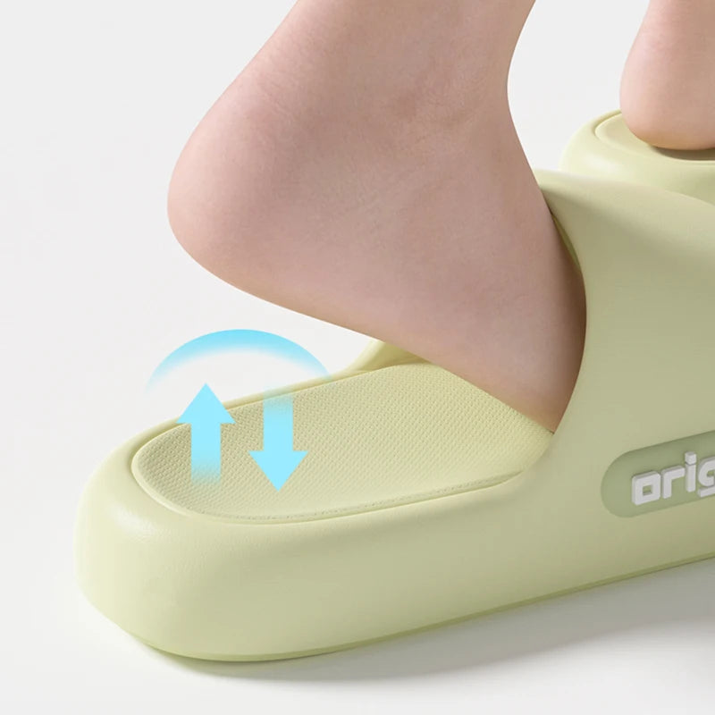Zapatillas de nube con parte inferior gruesa, sandalias de plataforma con estampado de letras a la moda para mujer, cómodas chanclas de almohada de playa de suela suave 2025