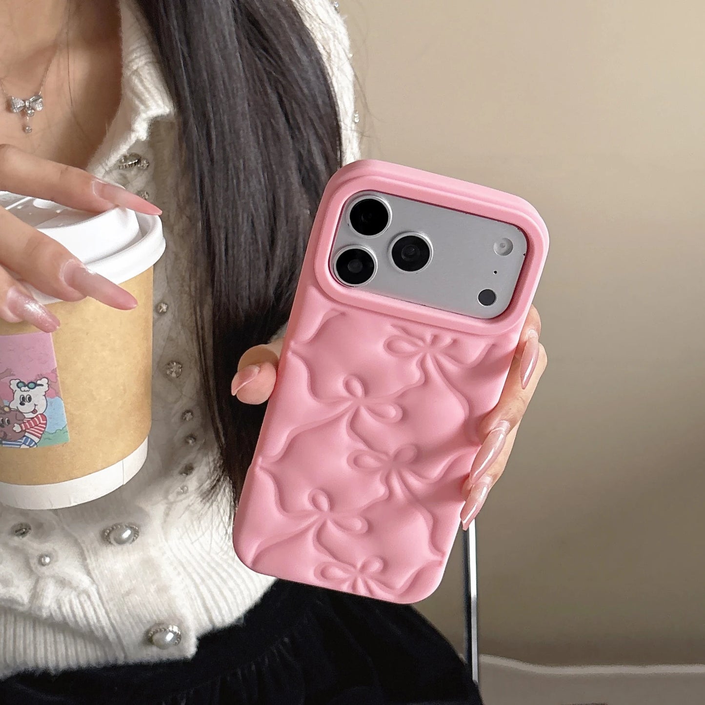 Fundas de Silicona 3D con Lazo para iPhone 13 14 15 16 17 Pro Pro Max Plus, Protectoras, Suaves, Anti-Golpes, Diseño Lindo y Elegante