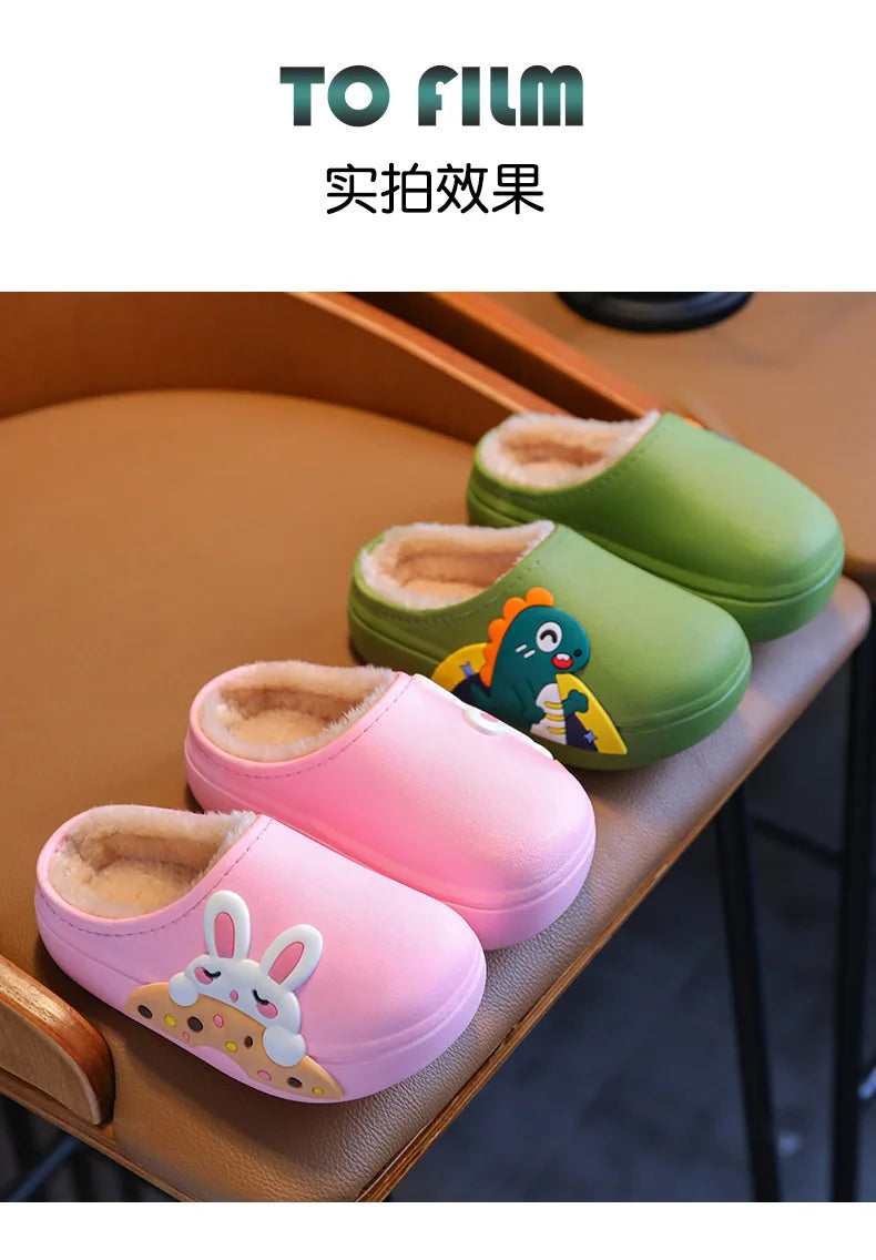 Nuevas zapatillas de algodón con dibujos animados para niños, zapatos informales cálidos e impermeables para niños y niñas, zapatos de casa de felpa antideslizantes para niños, zapatos informales