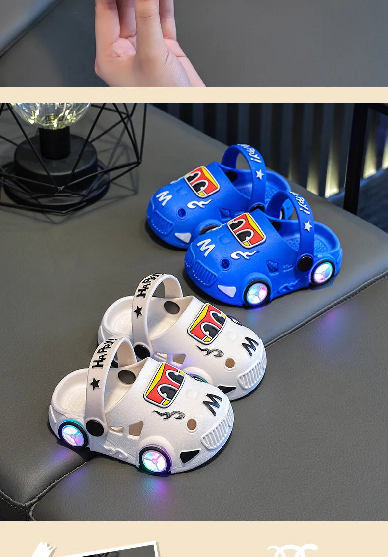 Pantuflas Infantiles Verano 2026, Nuevas Pantuflas de Playa para Niños con Forma de Auto, con Ruedas que se Iluminan, Antideslizantes y con Suela Suave