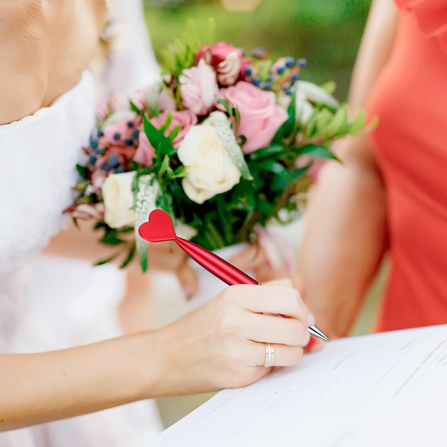 12 Uds. Bolígrafos con forma de corazón para el Día de San Valentín, bolígrafos Rollerball de tinta de Gel negro para suministros escolares de oficina, bolígrafos de regalo para niños