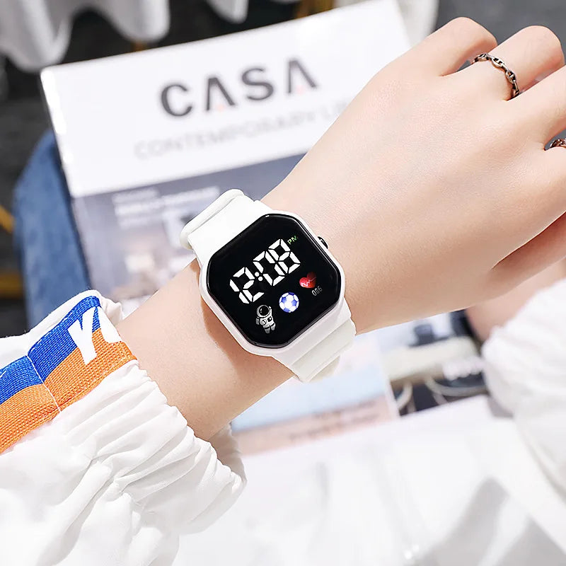 Reloj Deportivo para Niños, Relojes Digitales LED, Correa de Silicona de Fútbol, Reloj de Pulsera Electrónico Impermeable para Niños y Niñas, Regalos