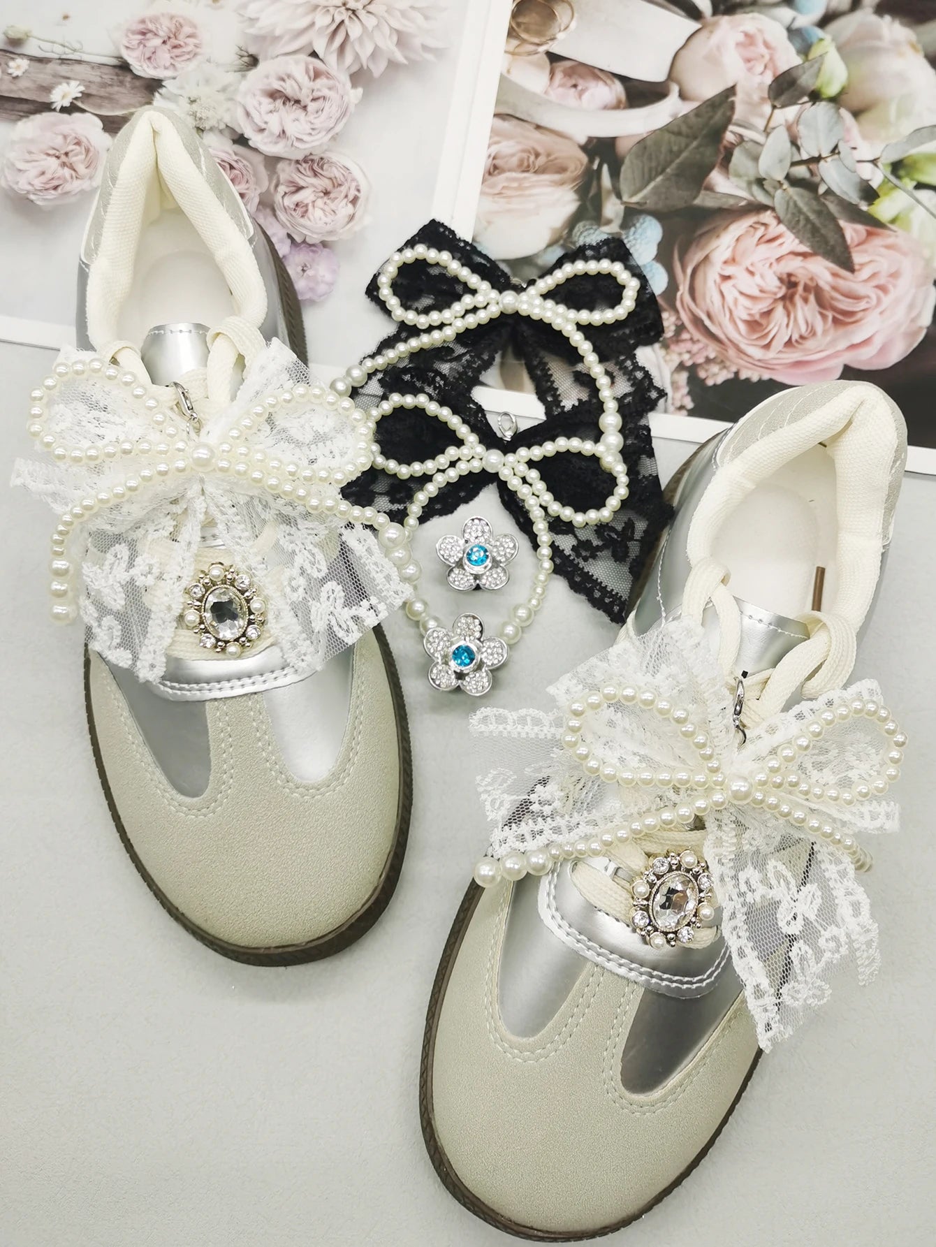 4 Uds. De colgantes de zapatos con pajarita de encaje de estilo barroco, cordones de flores, dijes, hebillas, decoraciones DIY, Clips para zapatos, accesorios