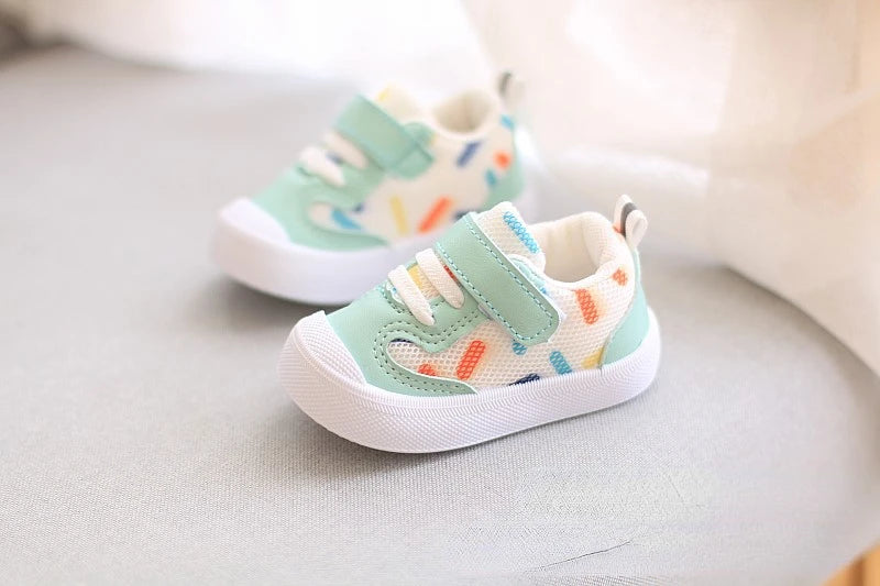 Zapatos Niña Zapatos para caminar de bebé otoño nueva suela suave Zapatos casuales de niño cara de malla zapato deportivo para niña recién nacida Zapatos de bebé Zapatillas