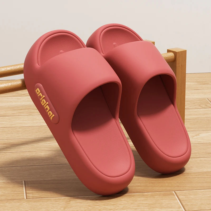 Zapatillas de nube con parte inferior gruesa, sandalias de plataforma con estampado de letras a la moda para mujer, cómodas chanclas de almohada de playa de suela suave 2025