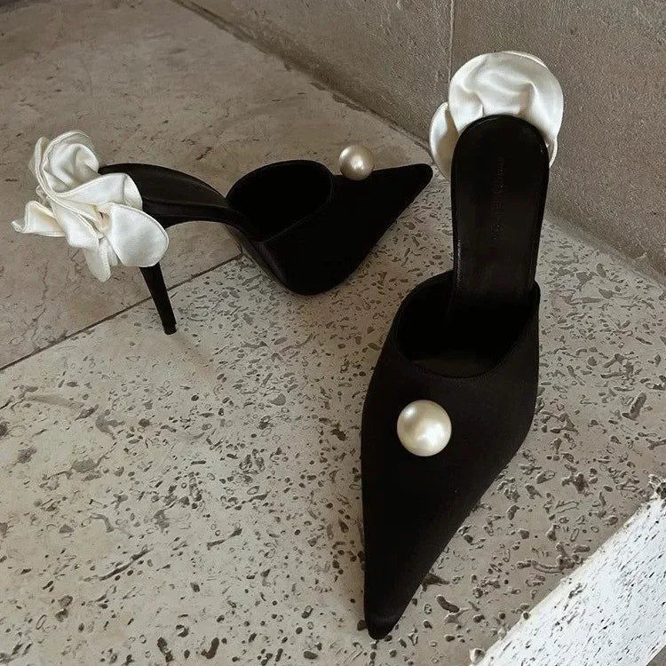 Zapatillas de tacón alto de satén negro, novedad de primavera y verano, tacones altos con perlas, tacones de aguja para mujer, sandalias rosas blancas para fiesta