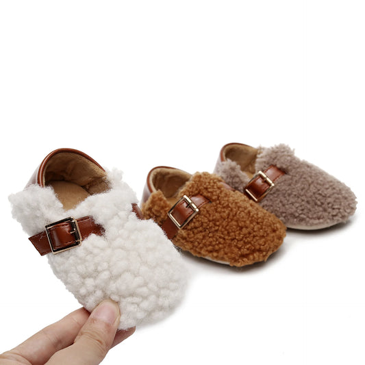 Zapatos para caminar estilo INS para bebés, niños y niñas, primeros pasos, de felpa, gruesos, suaves, cálidos, para invierno y otoño, zapatos de moda