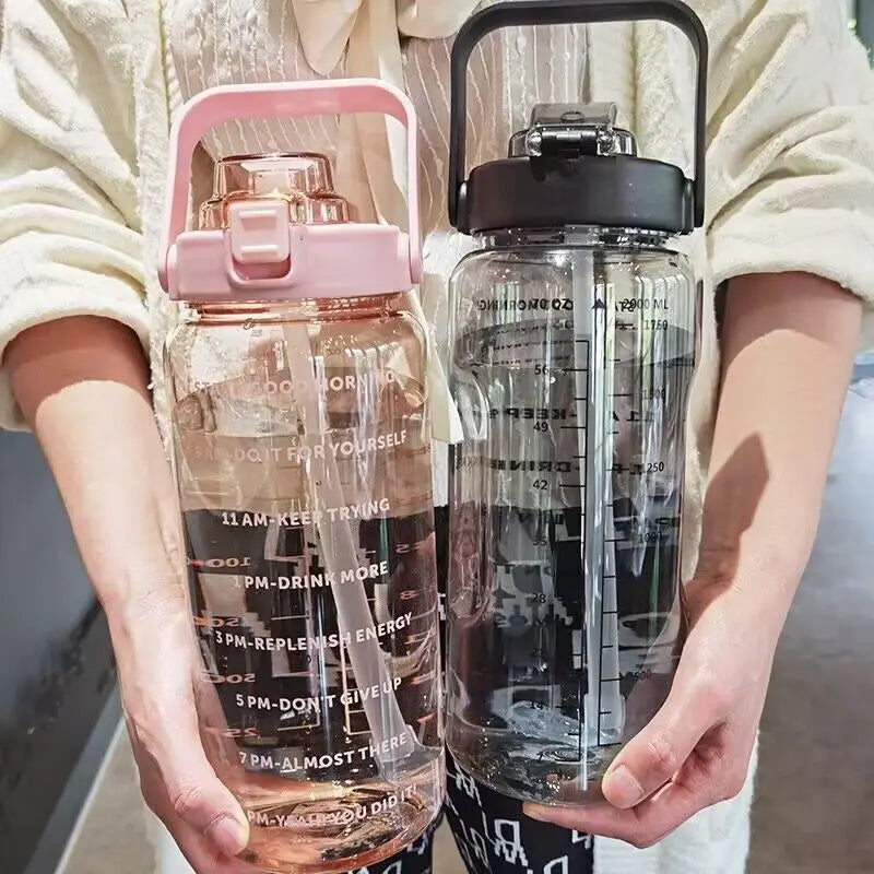 Botella de agua de plástico con pajita de 2 litros, botella grande portátil de viaje para niñas, taza grande para deportes, Fitness y bicicleta