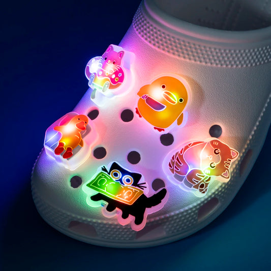 1/16 Stück LED-Schuh-Charms, Salamander, Einhorn, Hunde, beleuchtete Schuhdekorationen, gelbe Ente, LED-Pins, Zubehör für Frauen, Männer, Kinder