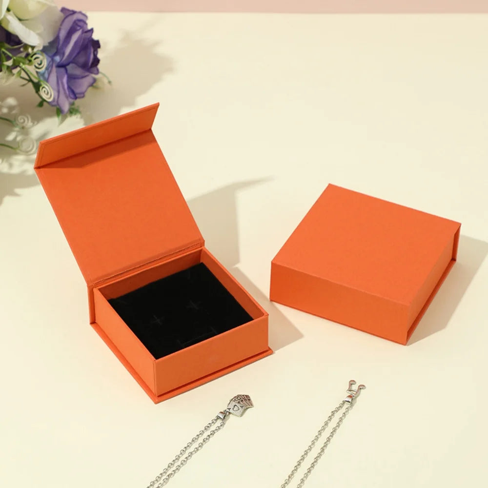 Caja de joyería tipo libro con tapa, anillo, pendientes, collar, colgante, estuche organizador, caja de embalaje de regalo de boda para el Día de San Valentín 2026