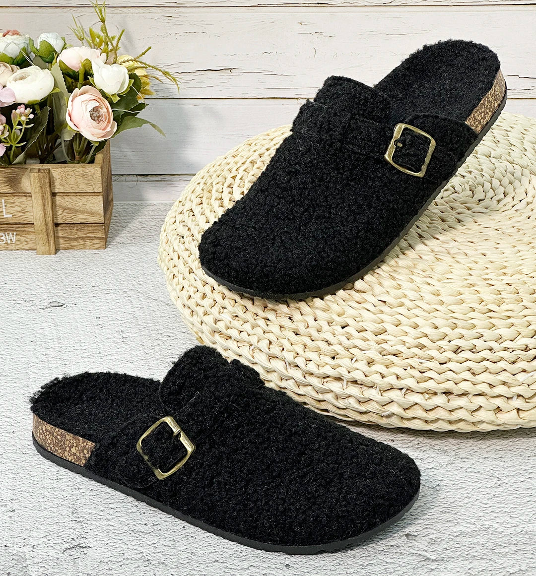 Otoño e Invierno nuevas mujeres y hombres tela de gamuza zapatilla de punta cerrada interior o exterior Slip-on Retro Sandalias planas duraderas