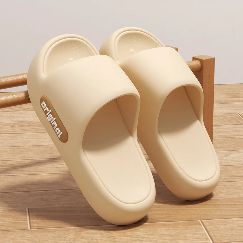 Zapatillas de nube con parte inferior gruesa, sandalias de plataforma con estampado de letras a la moda para mujer, cómodas chanclas de almohada de playa de suela suave 2025