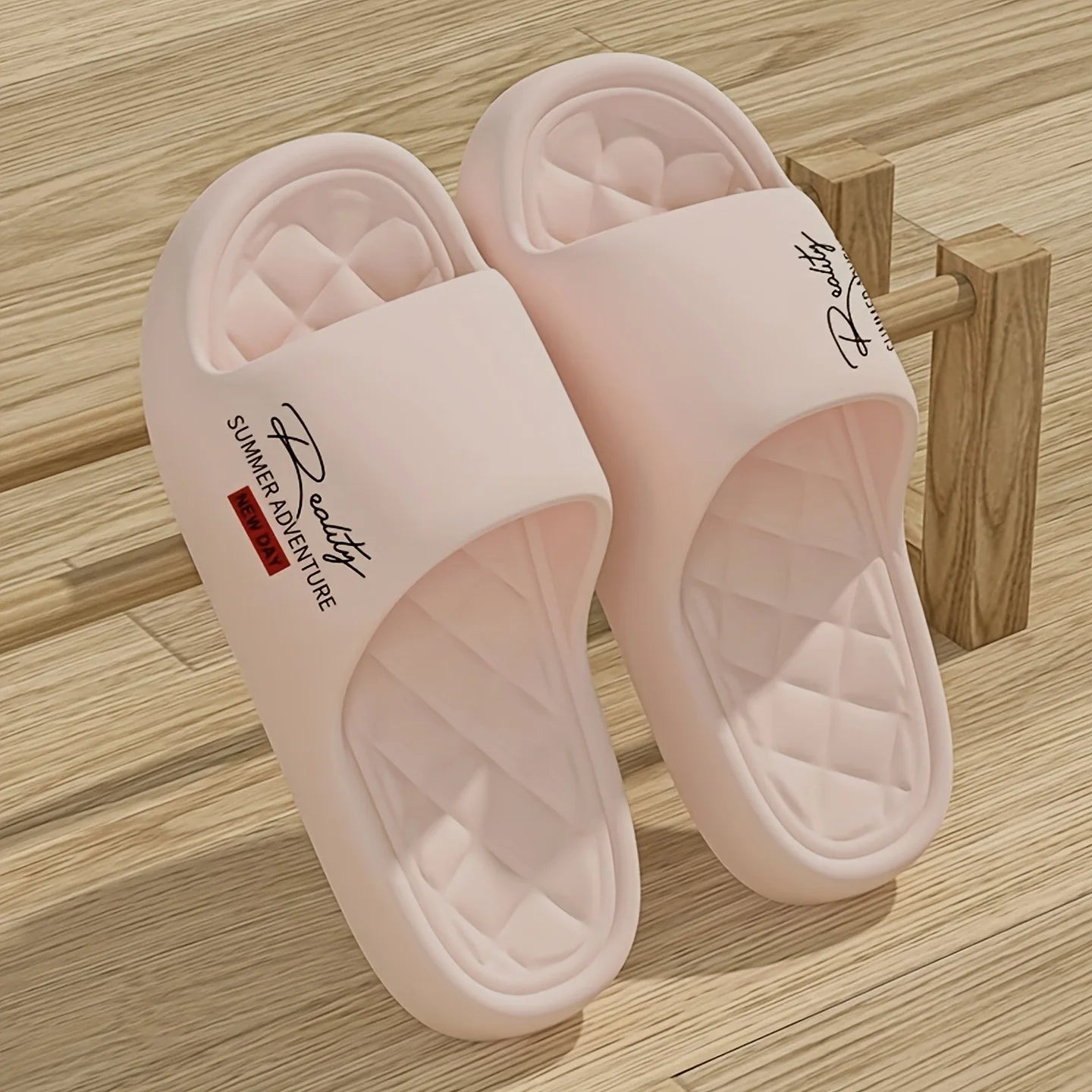 Zapatos de hombre EVA de diseño innovador de verano, zapatillas de casa suaves y ligeras, adecuadas para actividades de ocio en interiores y exteriores