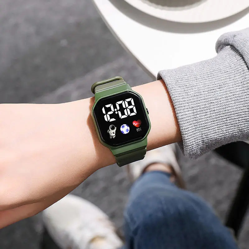 Reloj Deportivo para Niños, Relojes Digitales LED, Correa de Silicona de Fútbol, Reloj de Pulsera Electrónico Impermeable para Niños y Niñas, Regalos